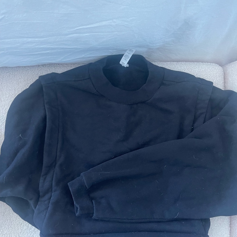 Alo Yoga cropped sweater